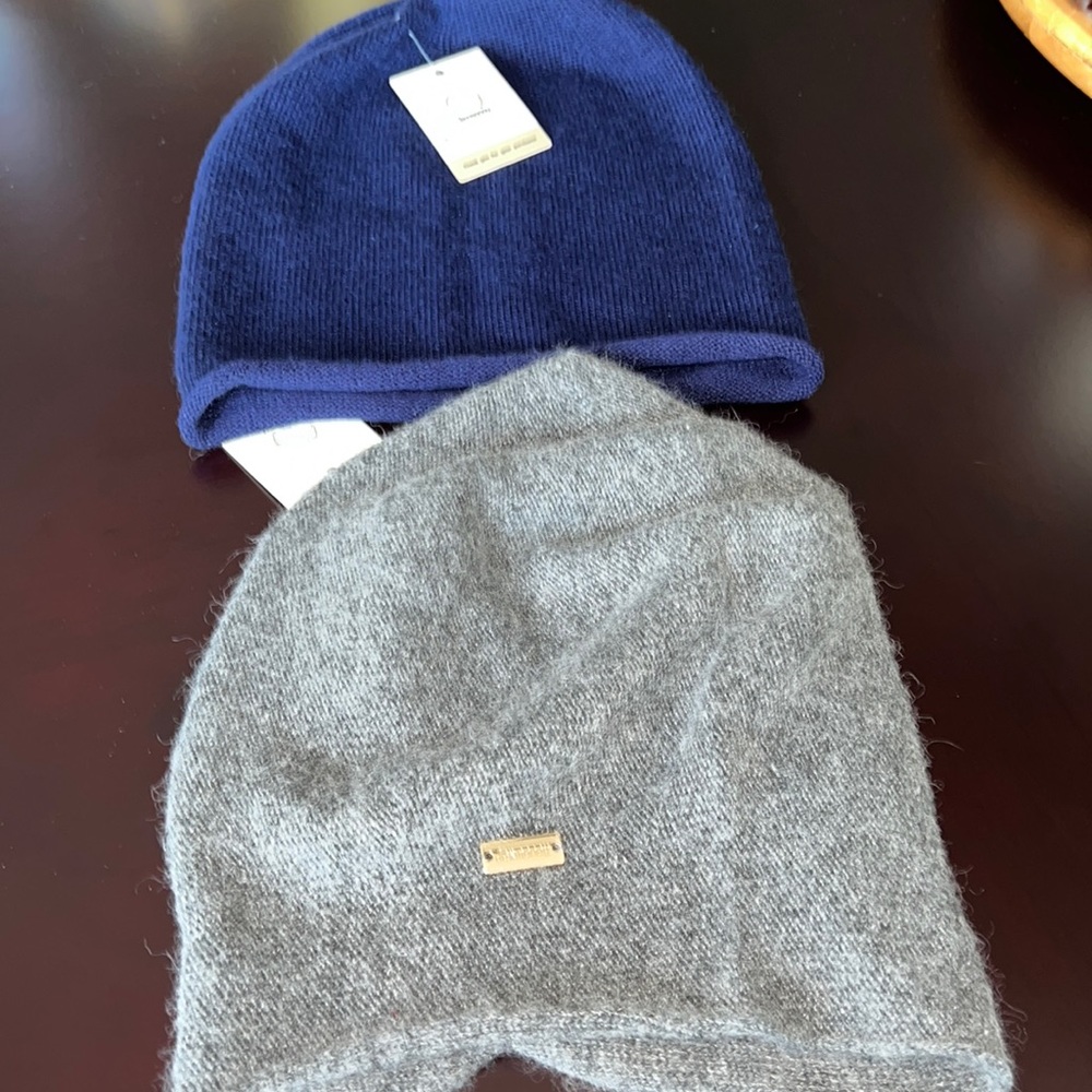 2 Jaxmonoy beanie hats